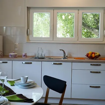Nora Wine House Apartment Split