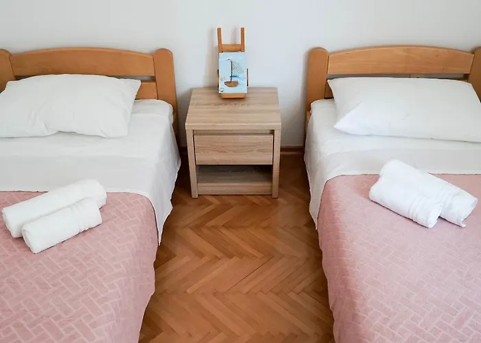 Nora Wine House * Сплит